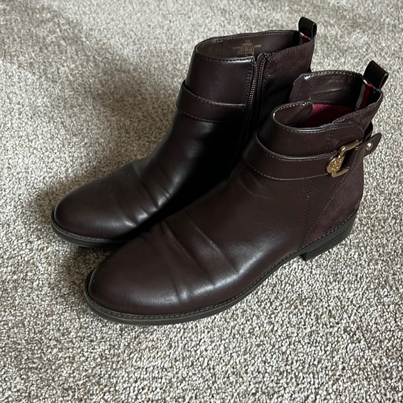 Women’s Boots - Picture 2 of 3